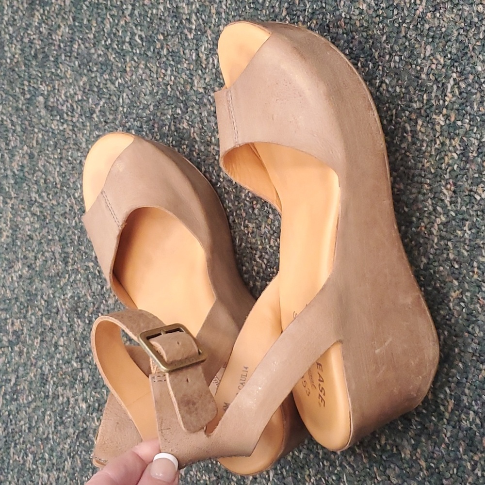 Kork Ease tan sandals Size 6